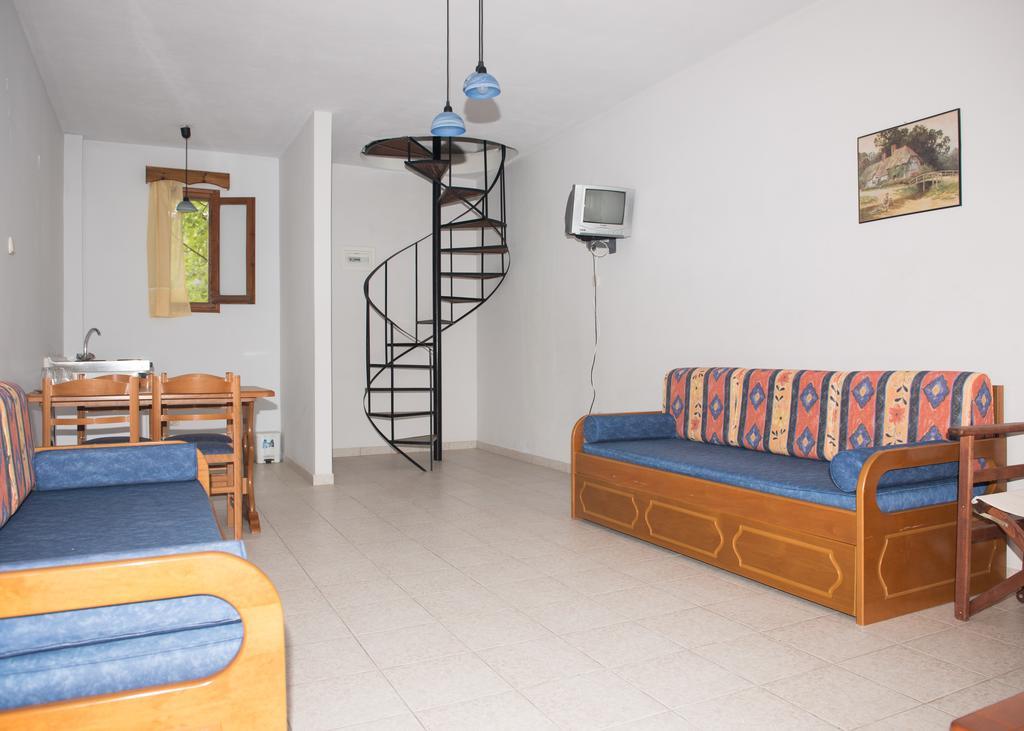 Morfoula Aparthotel Vatera Phòng bức ảnh